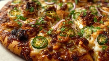 Pizza Poulet Épicé aux Jalapeños Marinés- 1