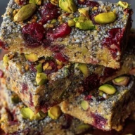 Barres De Chia Aux Pistaches Et Canneberges